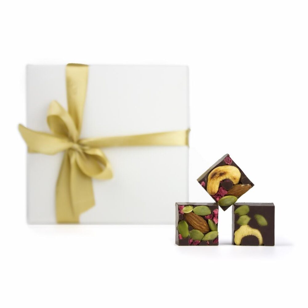 Šokolado kubeliai su riešutais