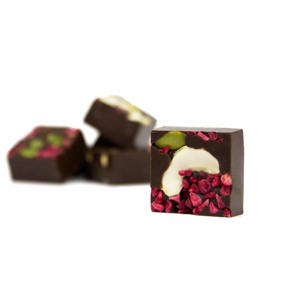 Šokolado kubeliai su riešutais