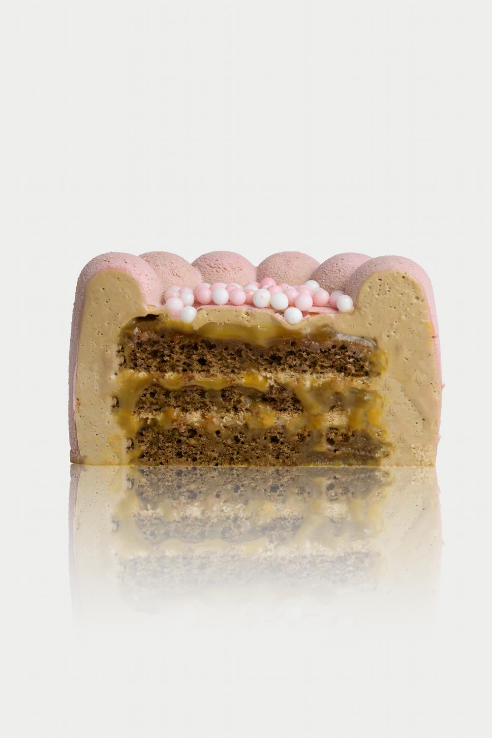 Bento torto Snickers pjūvis